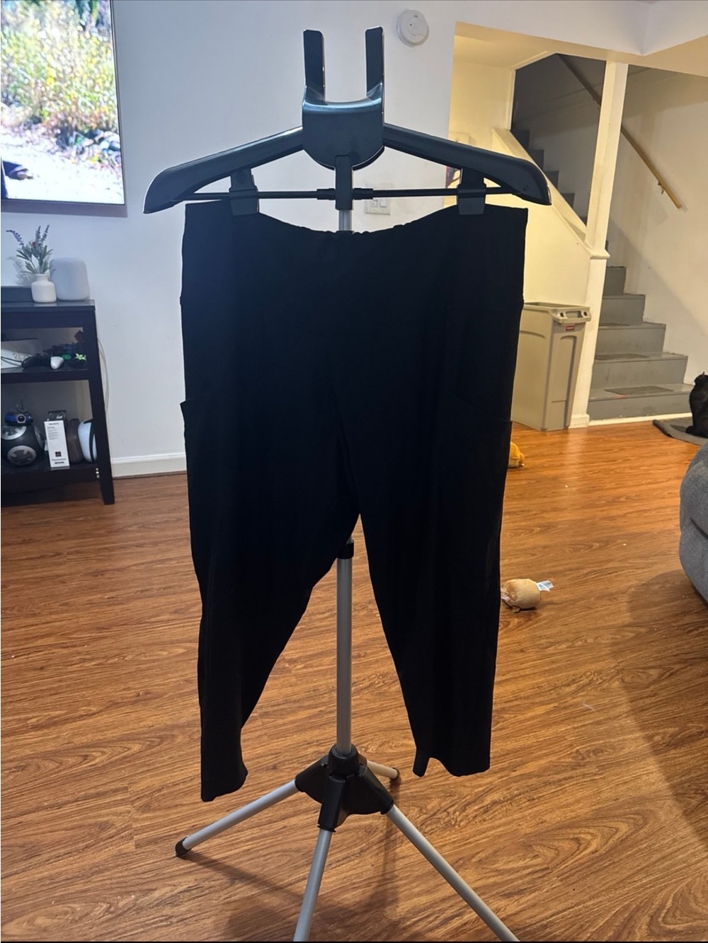 N.Y.L. Women’s Black Stretch Pull-On Leggings with Pockets